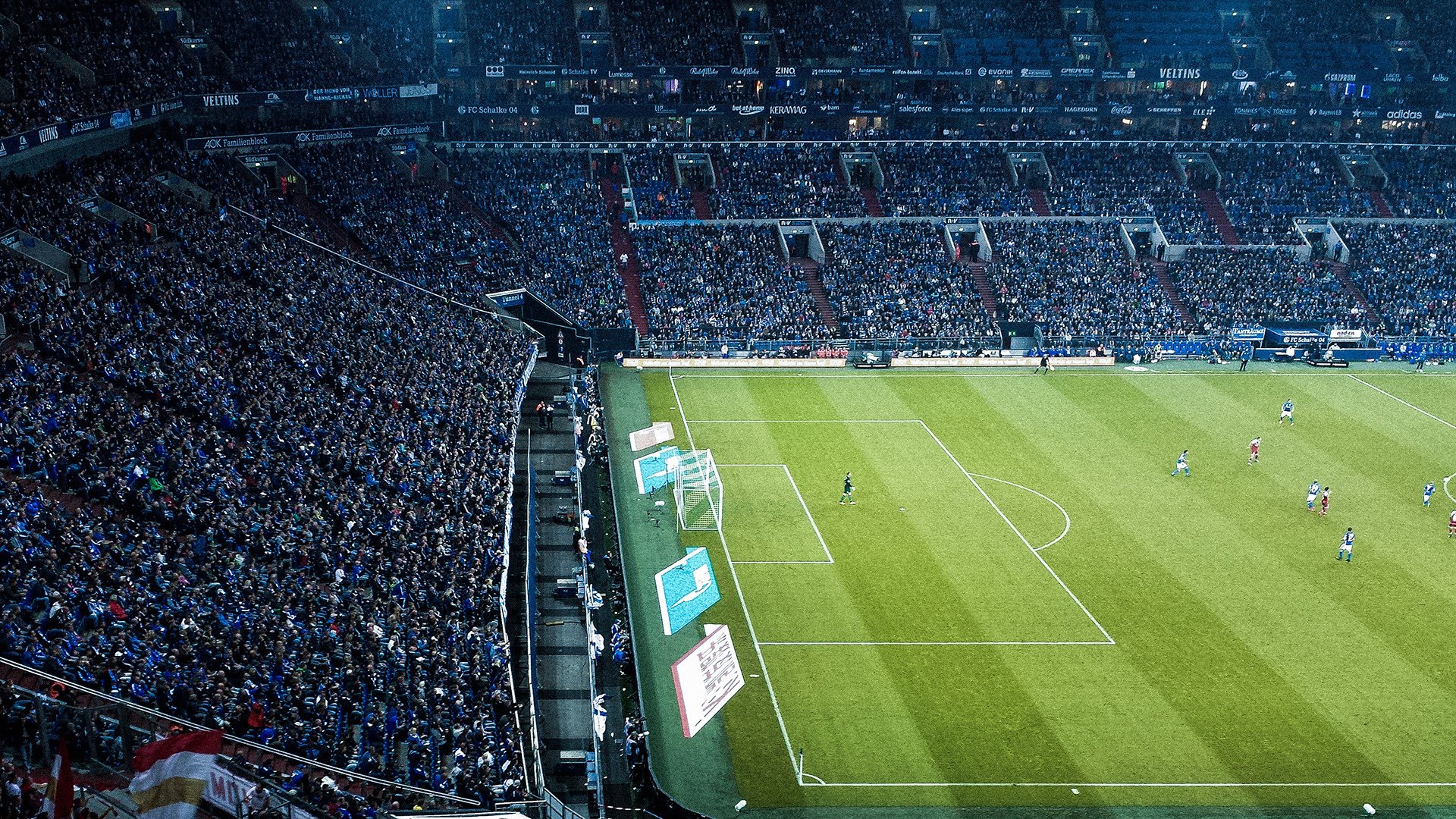 “电动冲浪：东三叉湖赛场引领水上运动新潮流”